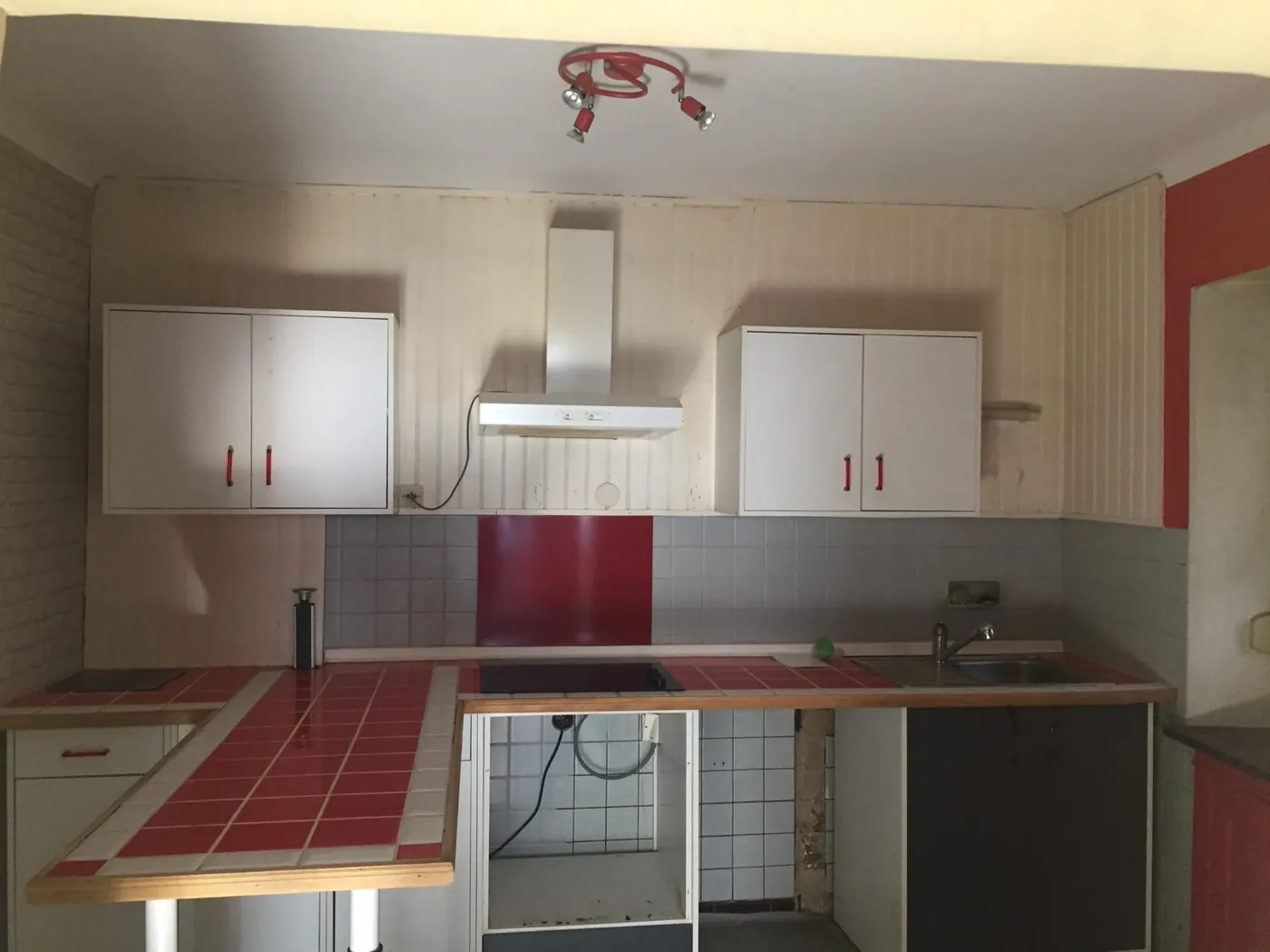 Cuisine avant rénovation, maison de 1920 à Alsting (57)